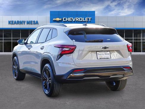 New 2026 Chevrolet Trax ACTIV w/ Sunroof Package FWD image 4