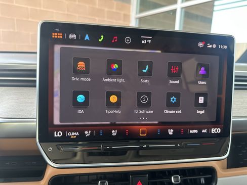 Used 2025 Volkswagen ID. Buzz 1st Edition image 29