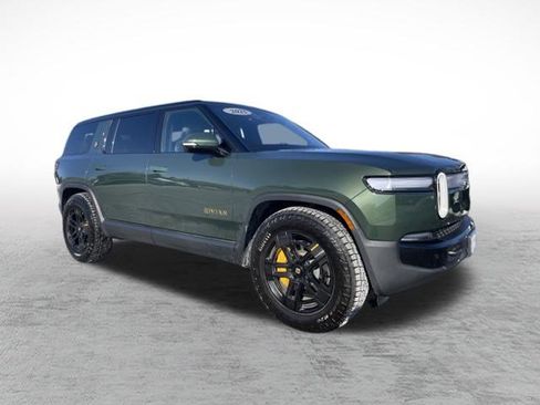 Used 2025 Rivian R1S Premium image 3