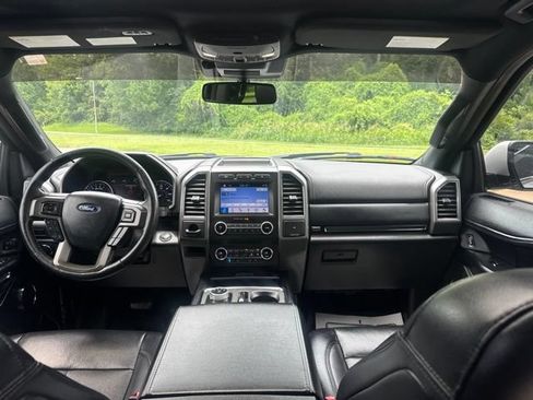 Used 2019 Ford Expedition XLT w/ Equipment Group 202A RWD image 13
