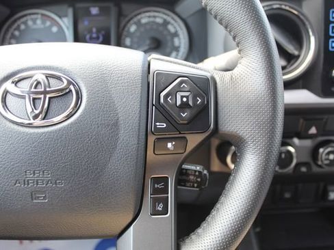 Used 2019 Toyota Tacoma TRD Off-Road AWD/4WD image 15