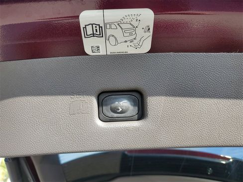 Used 2019 Lincoln Nautilus Select image 7