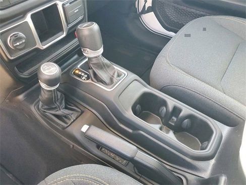 Used 2024 Jeep Gladiator Sport AWD/4WD image 27