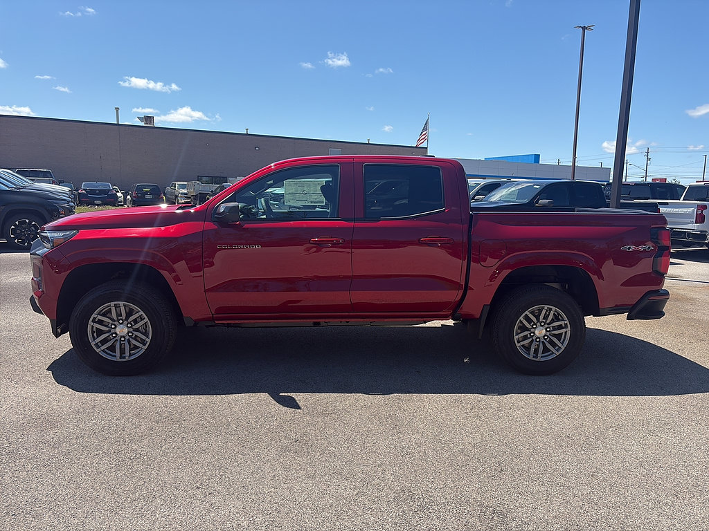 New 2026 Chevrolet Colorado LT w/ LT Convenience Package AWD/4WD image 2