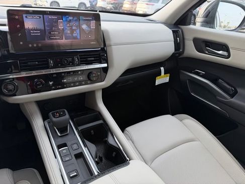 New 2026 Nissan Pathfinder SL image 32