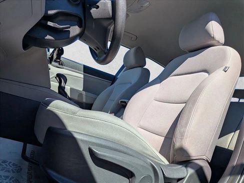 Used 2017 Hyundai Elantra SE image 14