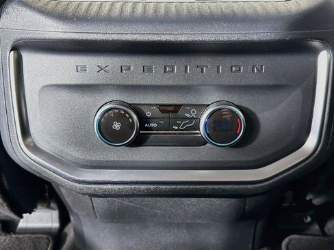 Used 2025 Ford Expedition Active AWD/4WD image 28