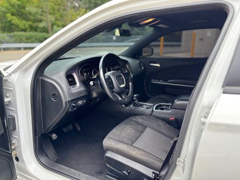 Used 2023 Dodge Charger SXT RWD image 11