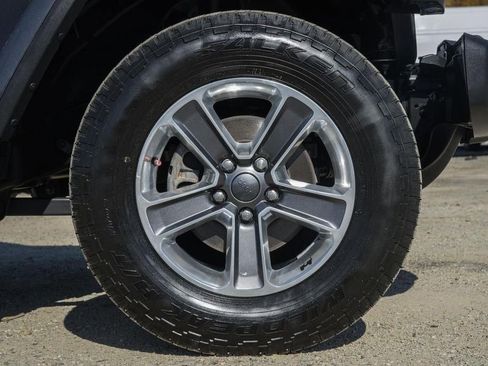 Used 2020 Jeep Wrangler Unlimited Sahara image 19