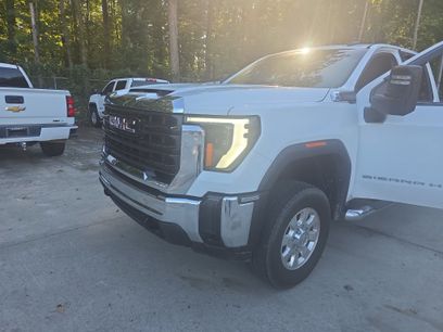 Used 2024 GMC Sierra 2500 Pro w/ Convenience Package