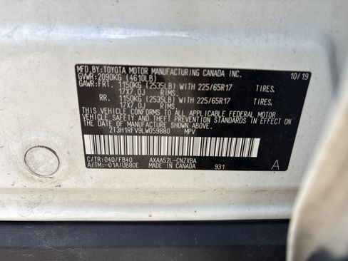 Used 2020 Toyota RAV4 LE FWD image 5