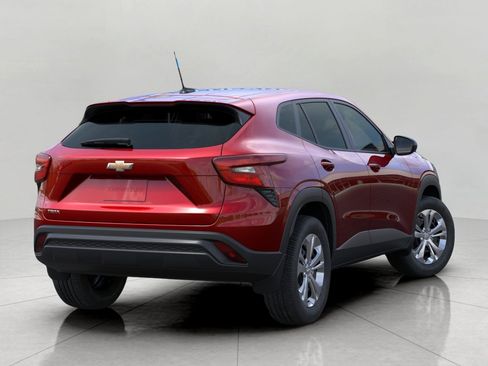 Used 2026 Chevrolet Trax LS FWD image 4