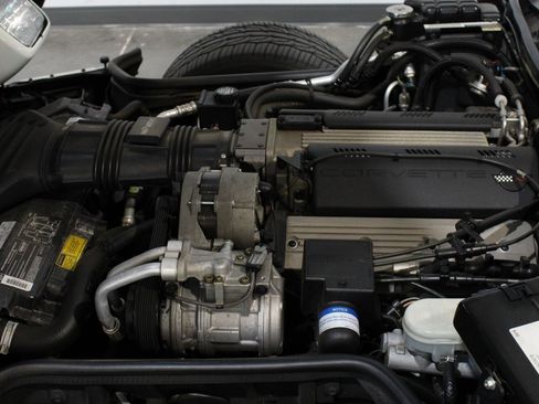 Used 1992 Chevrolet Corvette Coupe RWD image 13