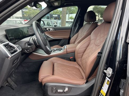 Certified 2024 BMW X5 xDrive40i w/ Premium Package AWD/4WD image 16