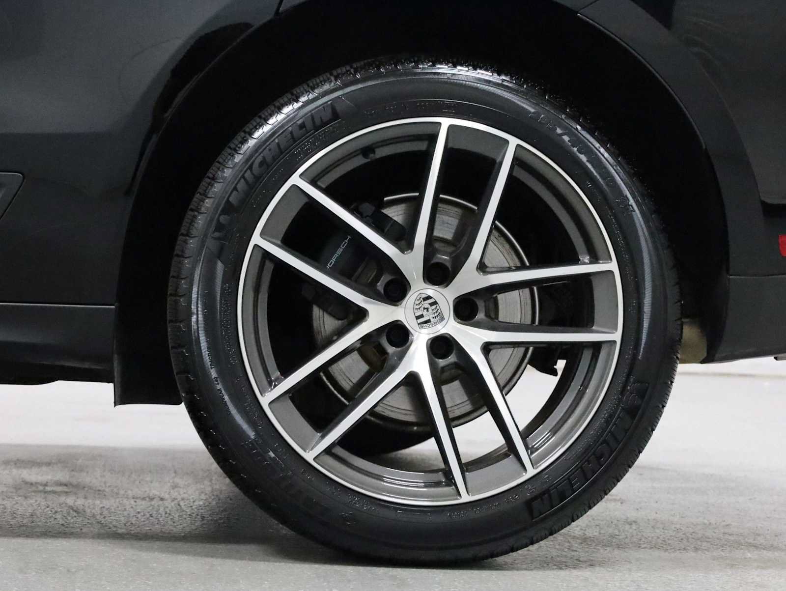 Used 2026 Porsche Macan AWD/4WD image 39