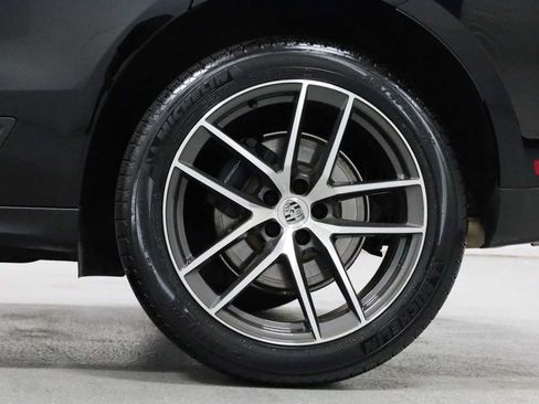 Certified 2026 Porsche Macan AWD/4WD image 39