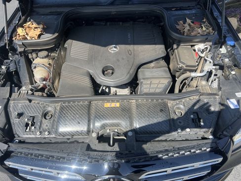 Used 2022 Mercedes-Benz GLS 450 4MATIC image 36