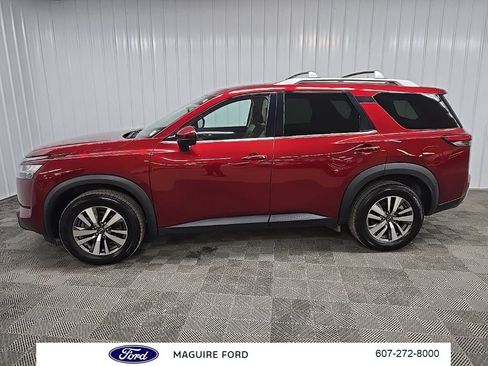 Used 2023 Nissan Pathfinder SL w/ Lighting Package (N92) AWD/4WD image 6
