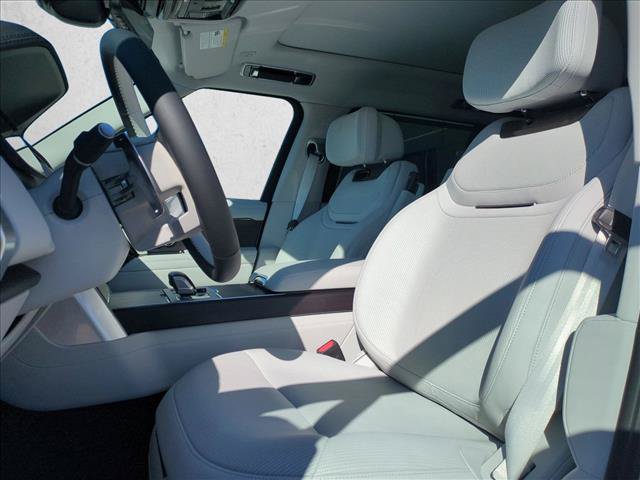 New 2027 Land Rover Range Rover SV AWD/4WD image 4