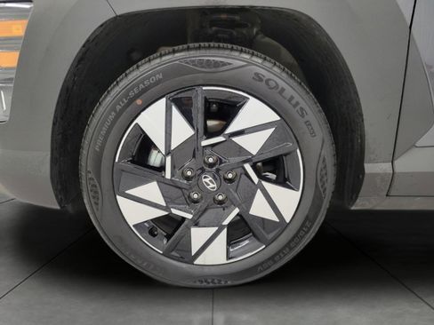 Used 2025 Hyundai Kona SEL FWD image 3