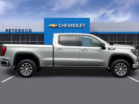 Used 2024 GMC Sierra 1500 AT4 w/ Technology Package AWD/4WD image 3