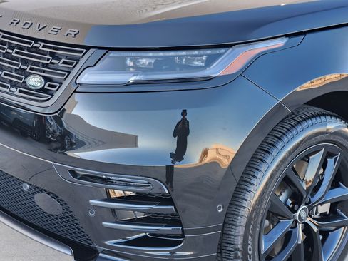 Certified 2026 Land Rover Range Rover Velar Dynamic SE image 9