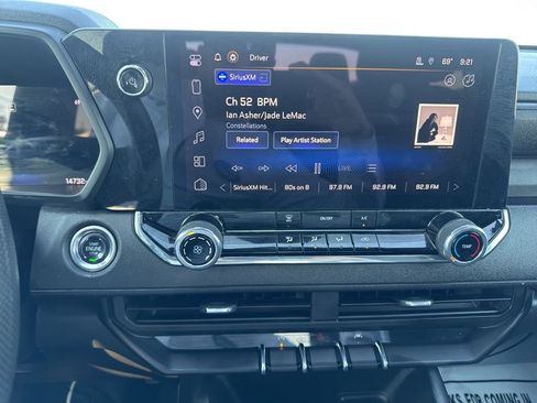 Used 2024 Chevrolet Colorado W/T image 16