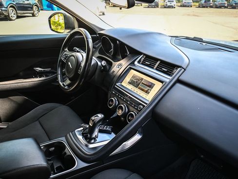 Used 2018 Jaguar E-PACE AWD/4WD image 19