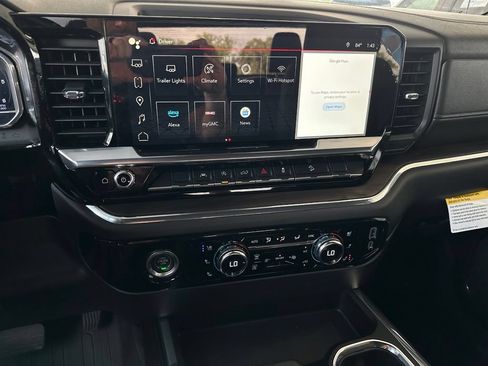 Used 2023 GMC Sierra 1500 SLT w/ SLT Premium Package AWD/4WD image 22
