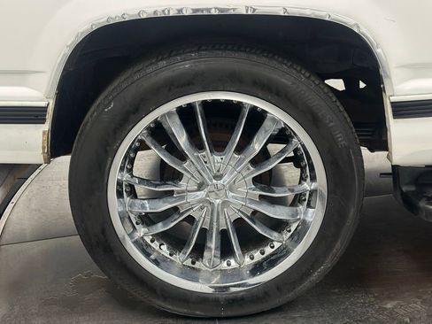 Used 1999 Chevrolet Suburban 2WD w/ Preferred Equipment Group 3 image 26