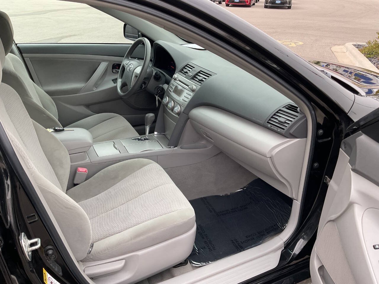 Used 2011 Toyota Camry LE FWD image 34