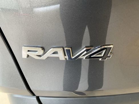 Used 2024 Toyota RAV4 XLE AWD/4WD image 11