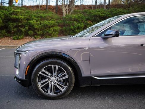 Used 2025 Cadillac Lyriq Luxury image 5