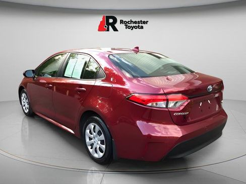 Used 2025 Toyota Corolla LE FWD image 5