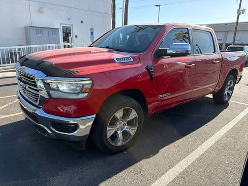Used 2023 RAM 1500 Laramie AWD/4WD image 2