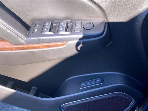 Used 2018 Chevrolet Tahoe LT w/ Luxury Package image 34