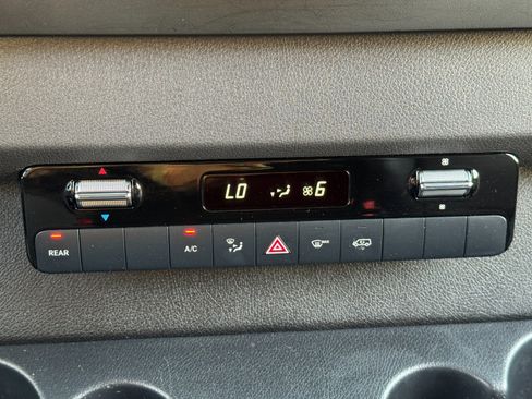 Used 2023 Mercedes-Benz Sprinter 2500 image 22