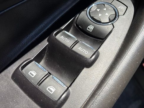 Used 2018 Ford Taurus SHO AWD/4WD image 22