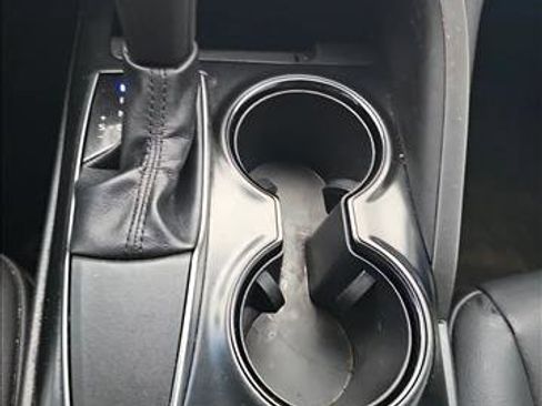 Used 2019 Toyota Camry SE image 19