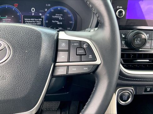 Used 2025 Toyota Grand Highlander FWD image 24