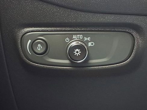 Used 2023 Chevrolet Equinox LT image 11