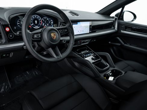 Certified 2026 Porsche Cayenne image 4