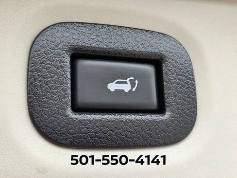 Used 2017 Nissan Rogue SV w/ SV Premium Package image 14