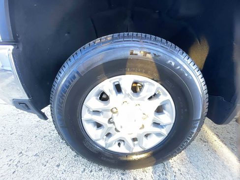 Used 2024 Chevrolet Silverado 2500 LTZ w/ LTZ Premium Package image 33