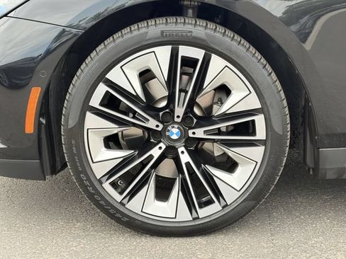 Used 2024 BMW 530i w/ M Sport Package RWD image 10