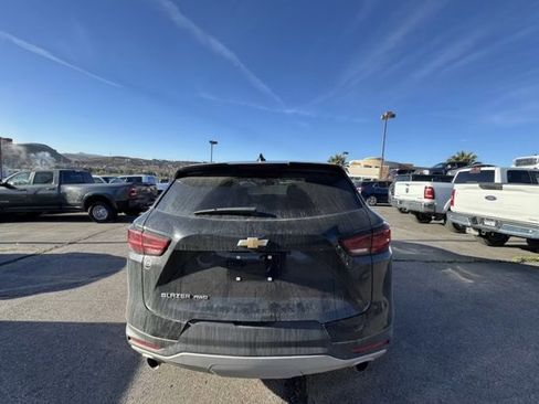 Used 2025 Chevrolet Blazer LT image 4