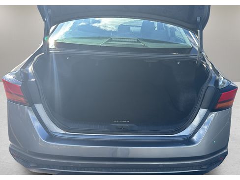 Used 2024 Nissan Altima 2.5 SV FWD image 9
