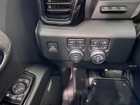 Certified 2024 GMC Sierra 2500 AT4 w/ AT4 Premium Plus Package AWD/4WD image 19