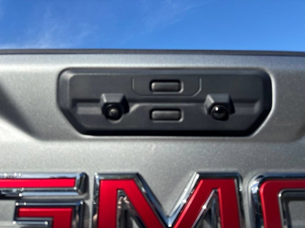 Used 2025 GMC Sierra 2500 Denali w/ Technology Package AWD/4WD image 29