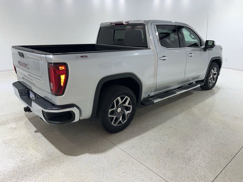 Used 2022 GMC Sierra 1500 SLT w/ SLT Premium Plus Package image 8
